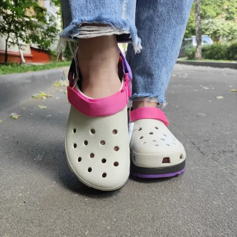 The Rise and Comfort of Women’s Crocs Slippers