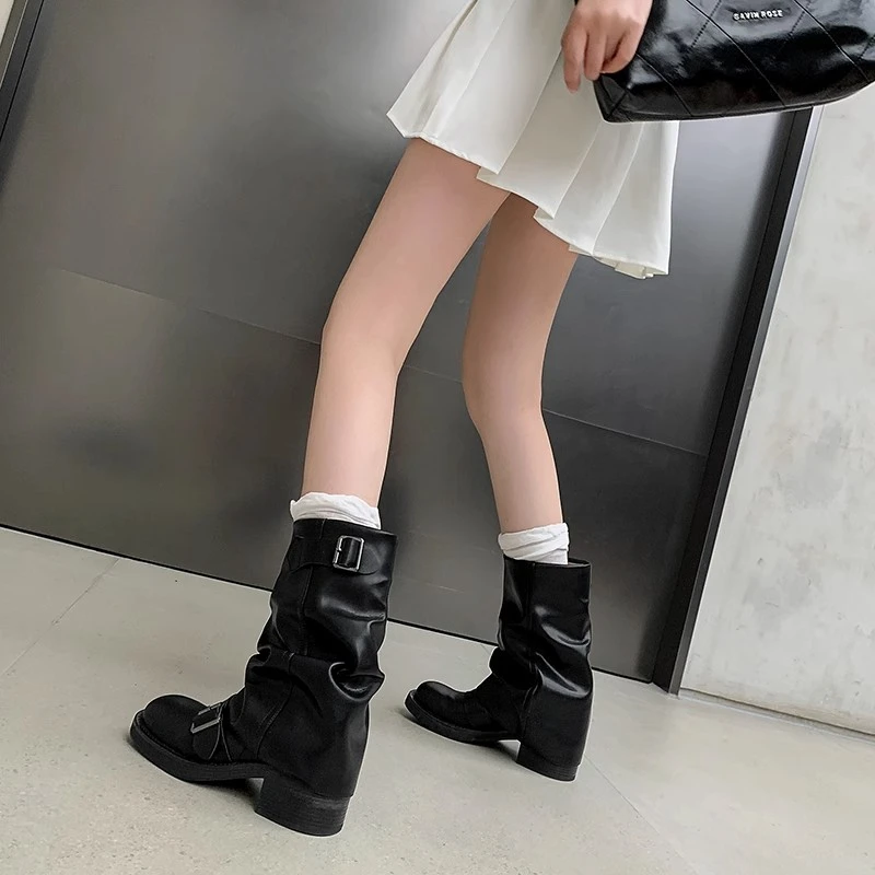 black boots women